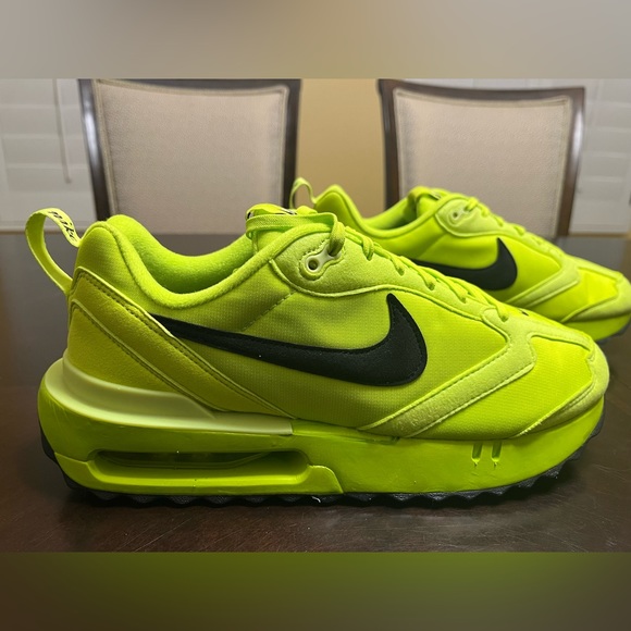 New Nike Air Max Dawn Volt Black Sneaker Shoes - Picture 3 of 13